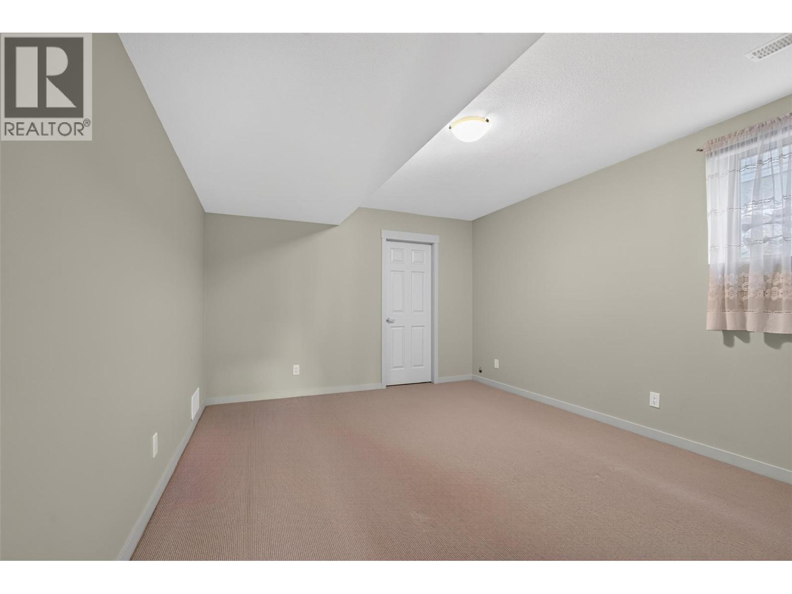  5034 South Ridge Drive, Kelowna