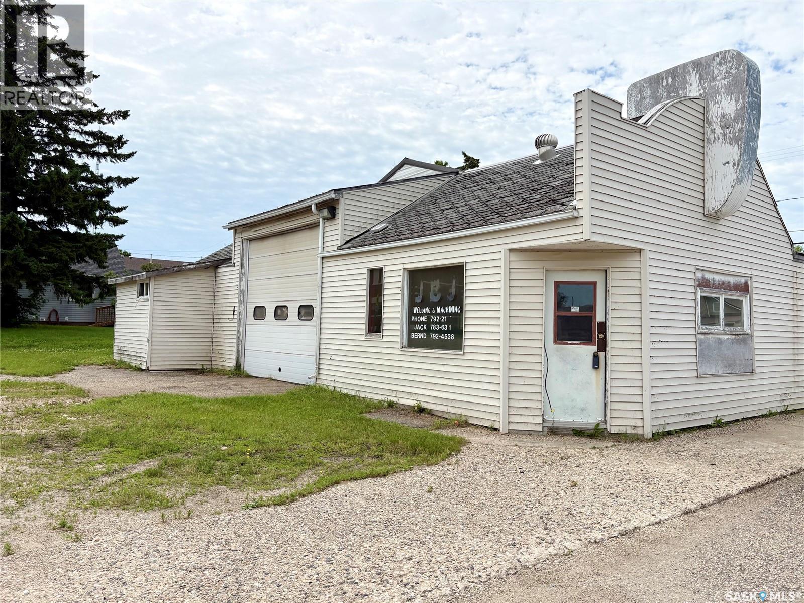 316 Taylor AVENUE, Springside — photo 2