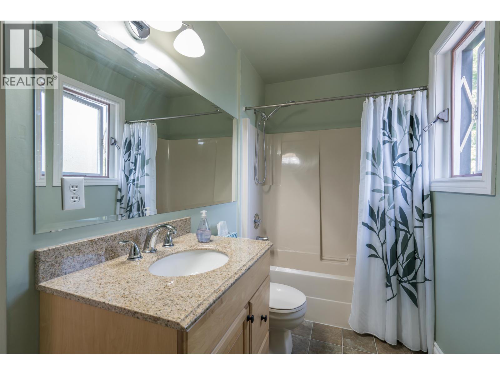 Photo 16 of 28 — 3182 WALLACE CRESCENT · Prince George, BC