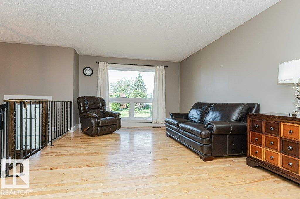 9209 80 ST - 5