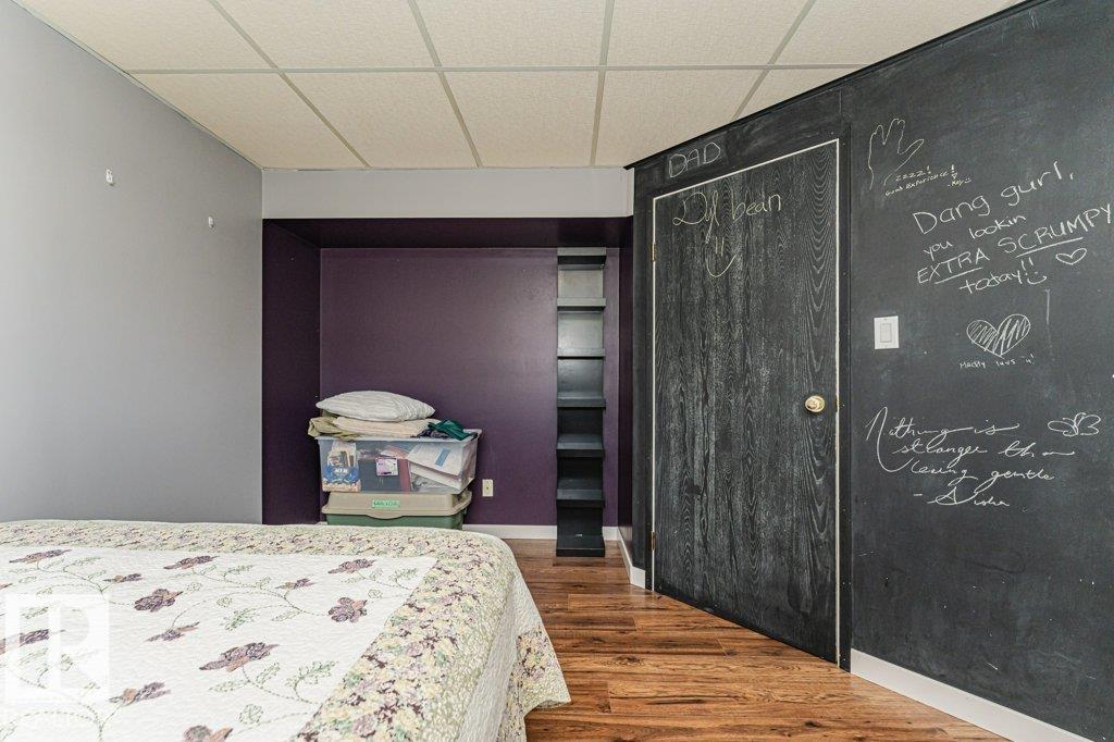 9209 80 ST - 52