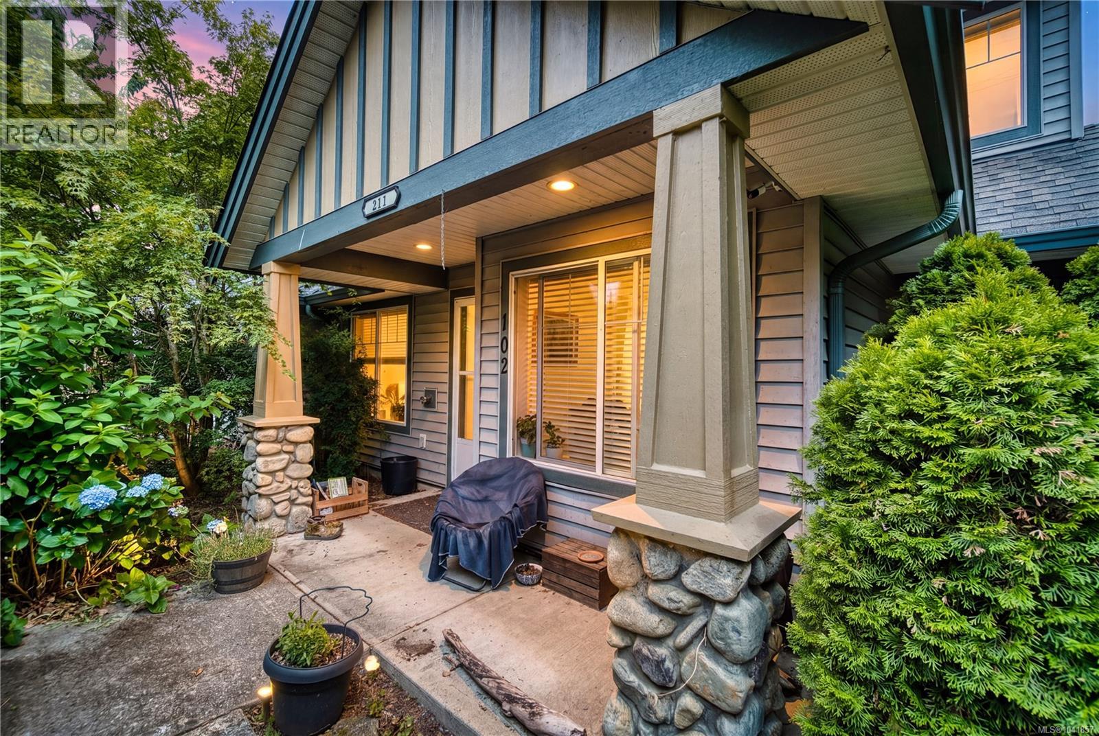 202 211 Victoria Rd, Nanaimo