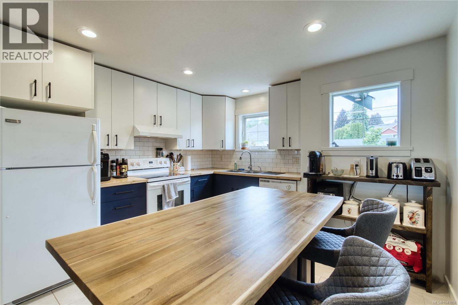 202 211 Victoria Rd, Nanaimo