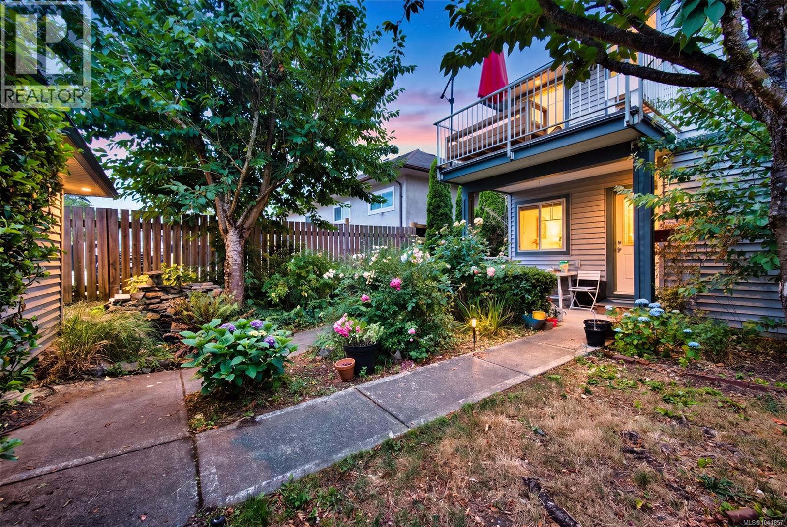 202 211 Victoria Rd, Nanaimo