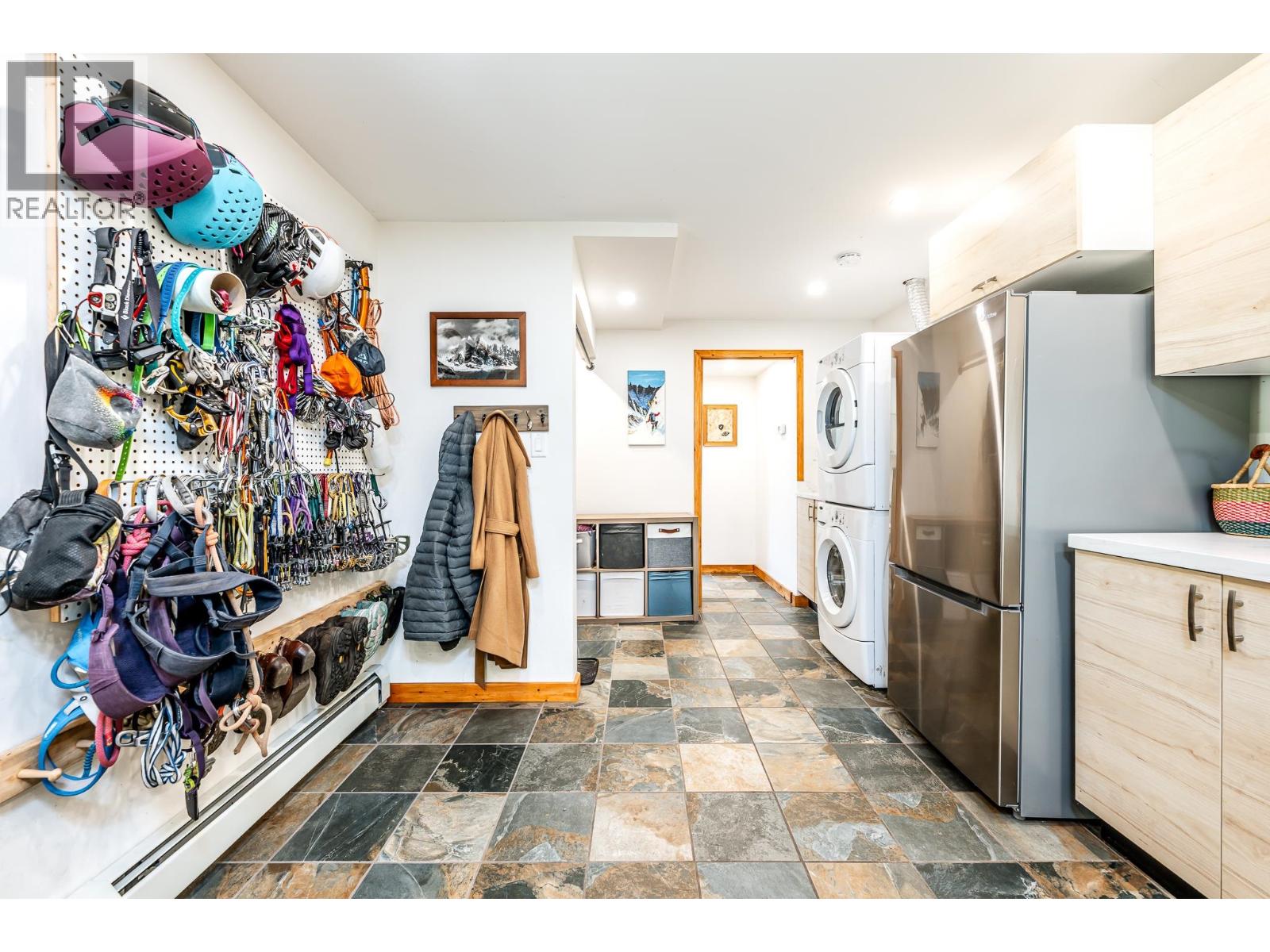 4030 MIDNIGHT WAY, Squamish
