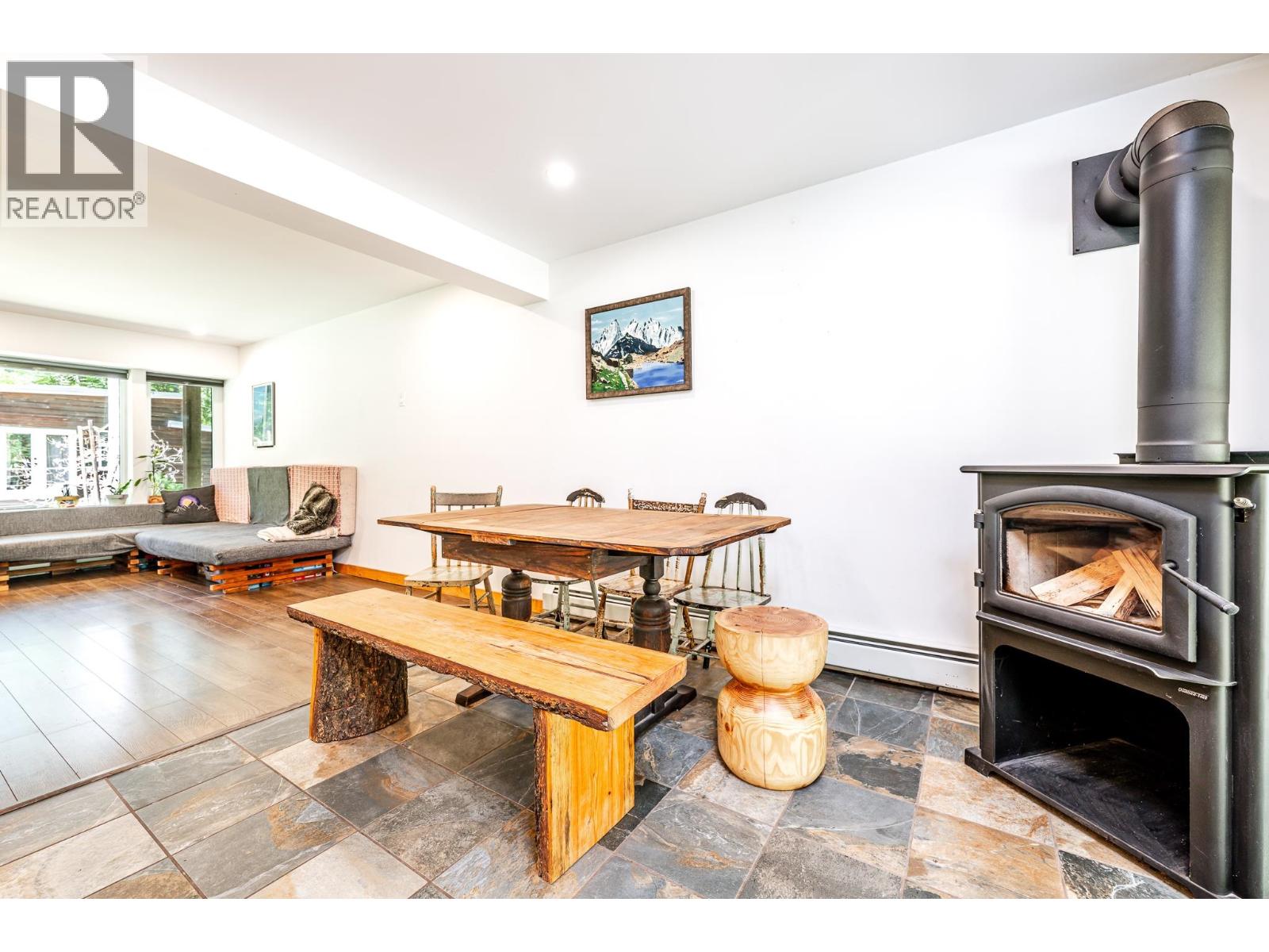 4030 MIDNIGHT WAY, Squamish