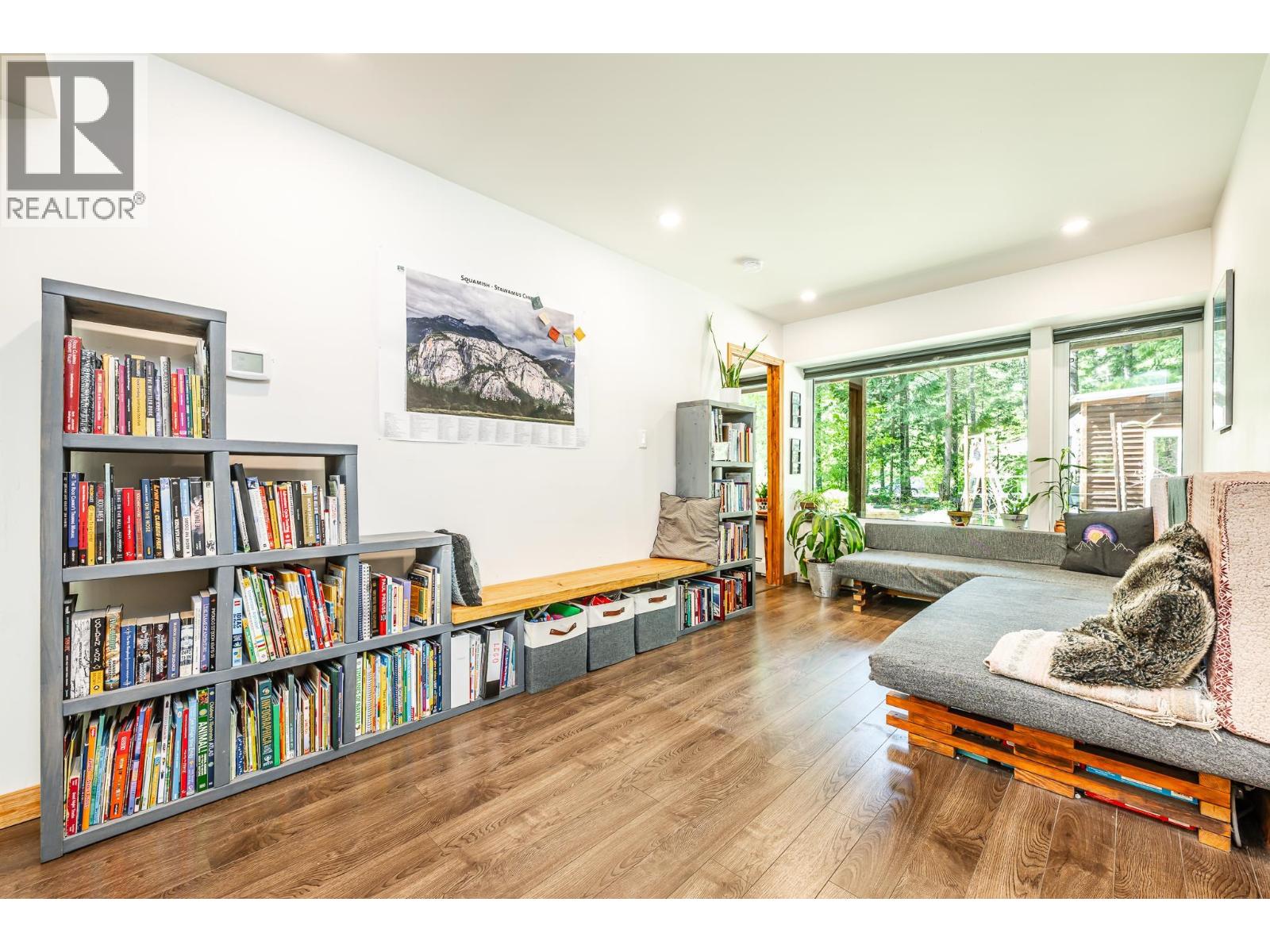 4030 MIDNIGHT WAY, Squamish