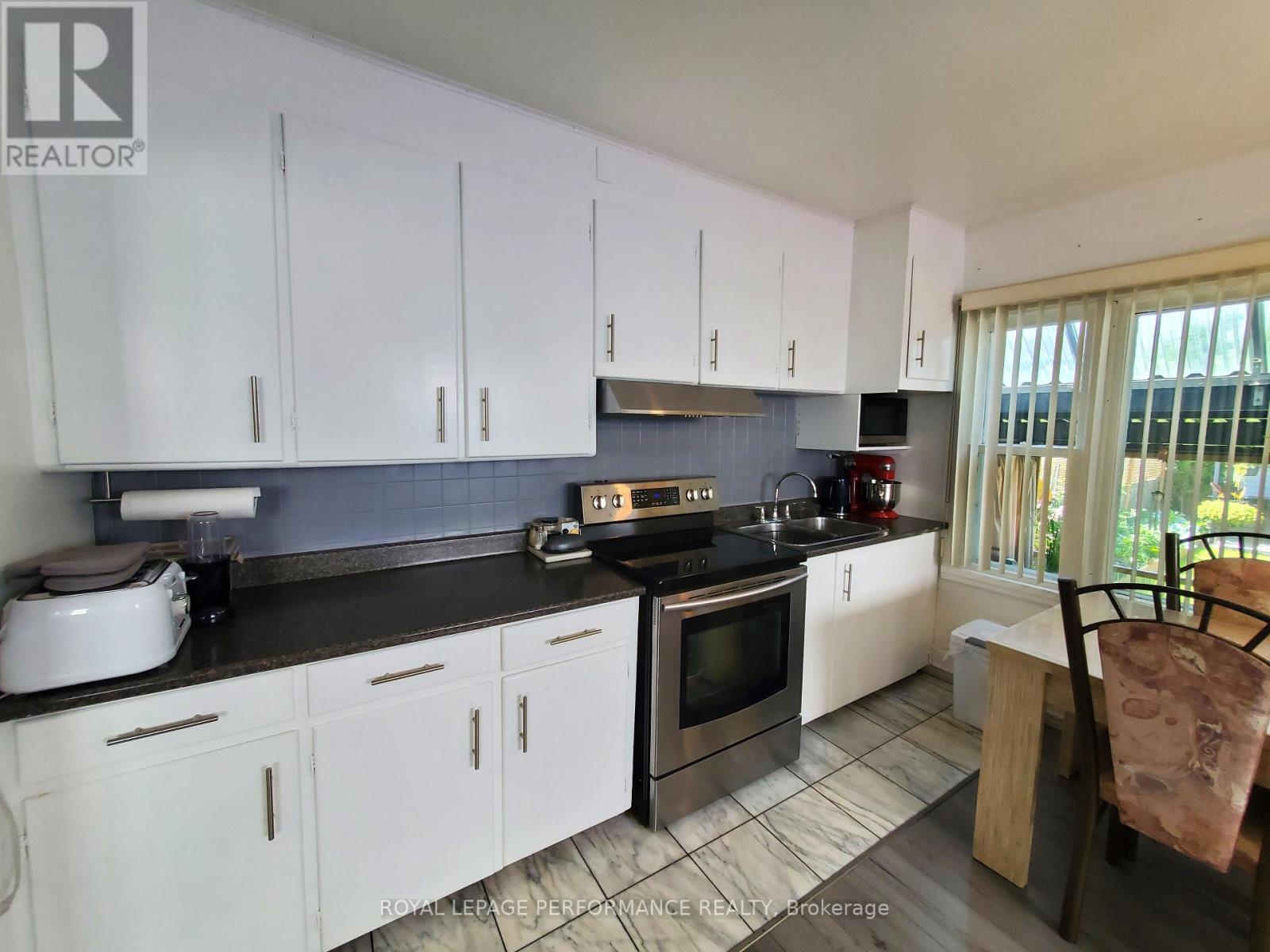 339 LOUISA STREET - 14