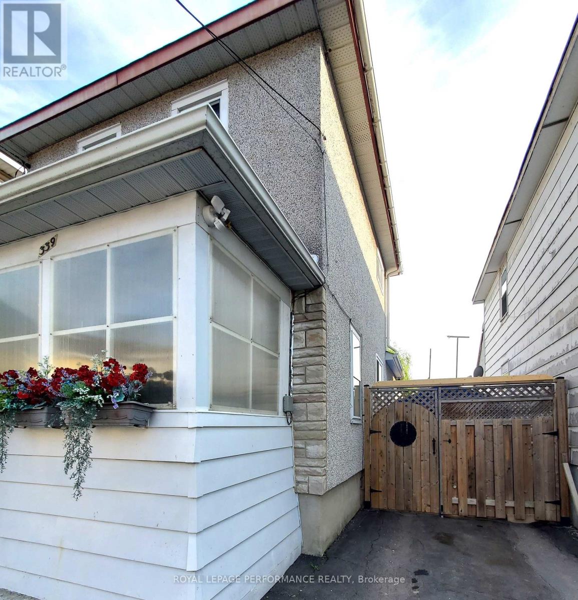 339 LOUISA STREET - 2