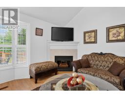 Family room - 133 Tremount Street, Whitby, ON L1M1G1 Photo 7