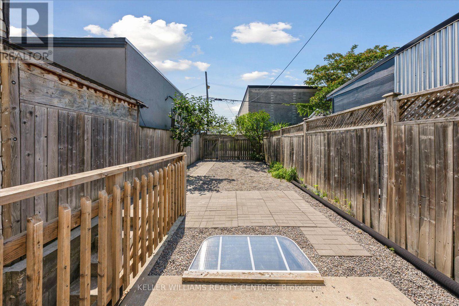 44 LOGAN AVENUE - Image 25