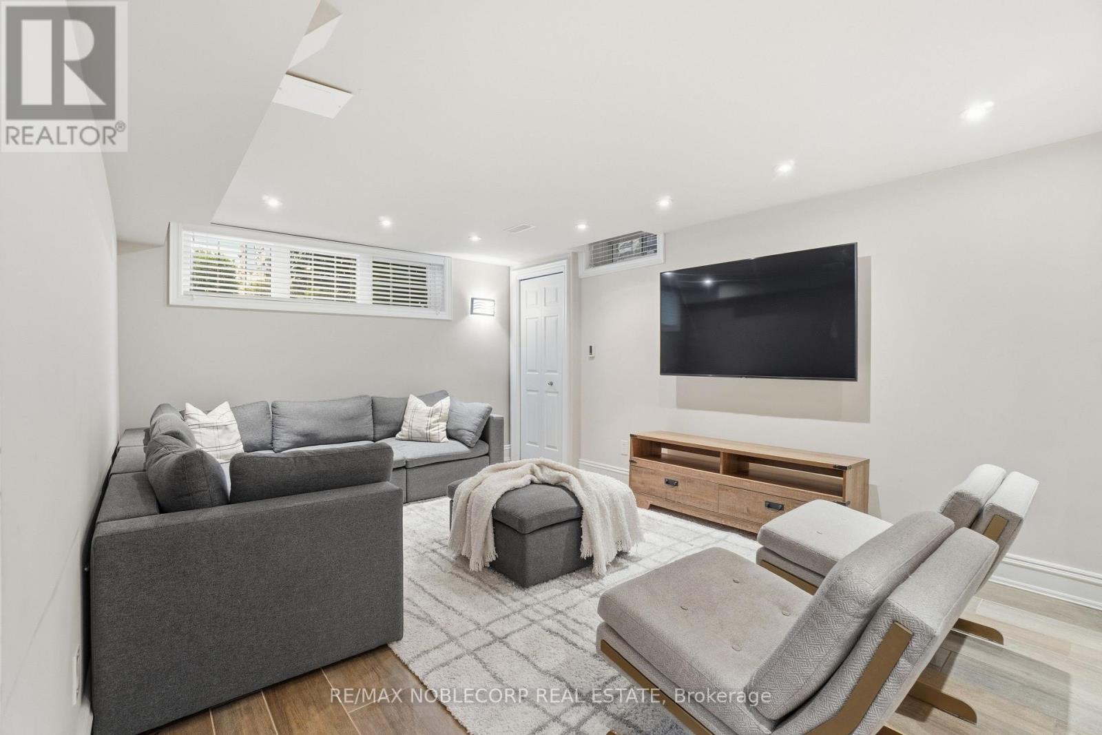 2 GLENGORDON CRESCENT - Image 29