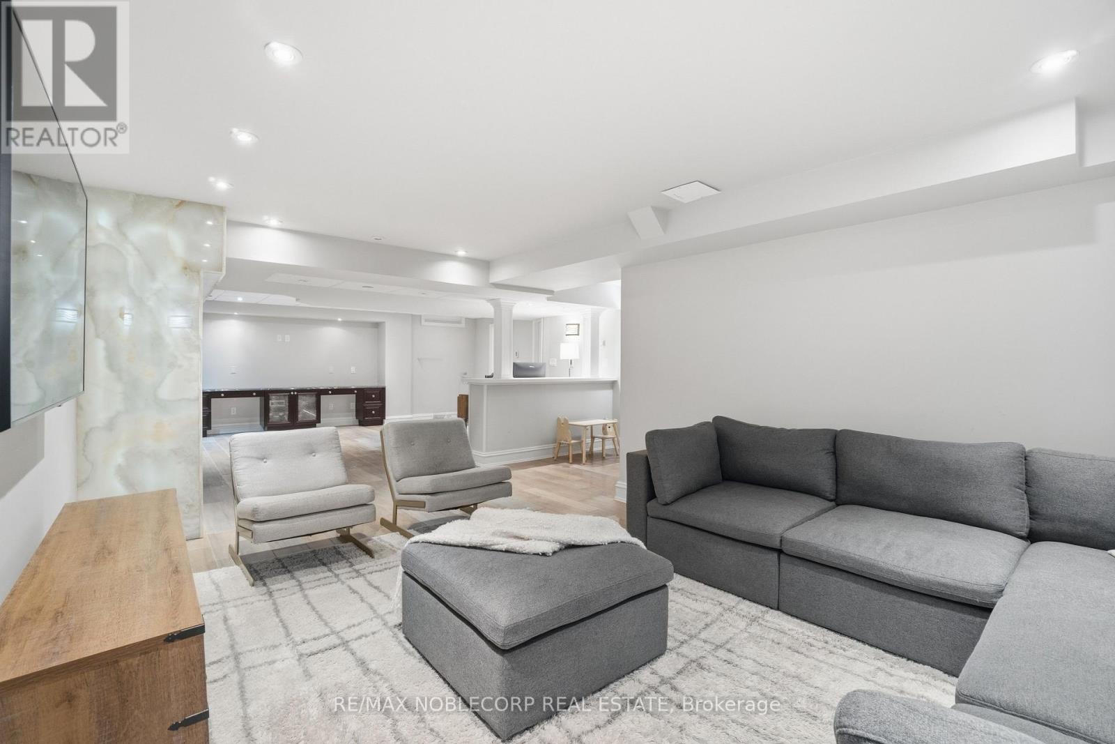 2 GLENGORDON CRESCENT - Image 30