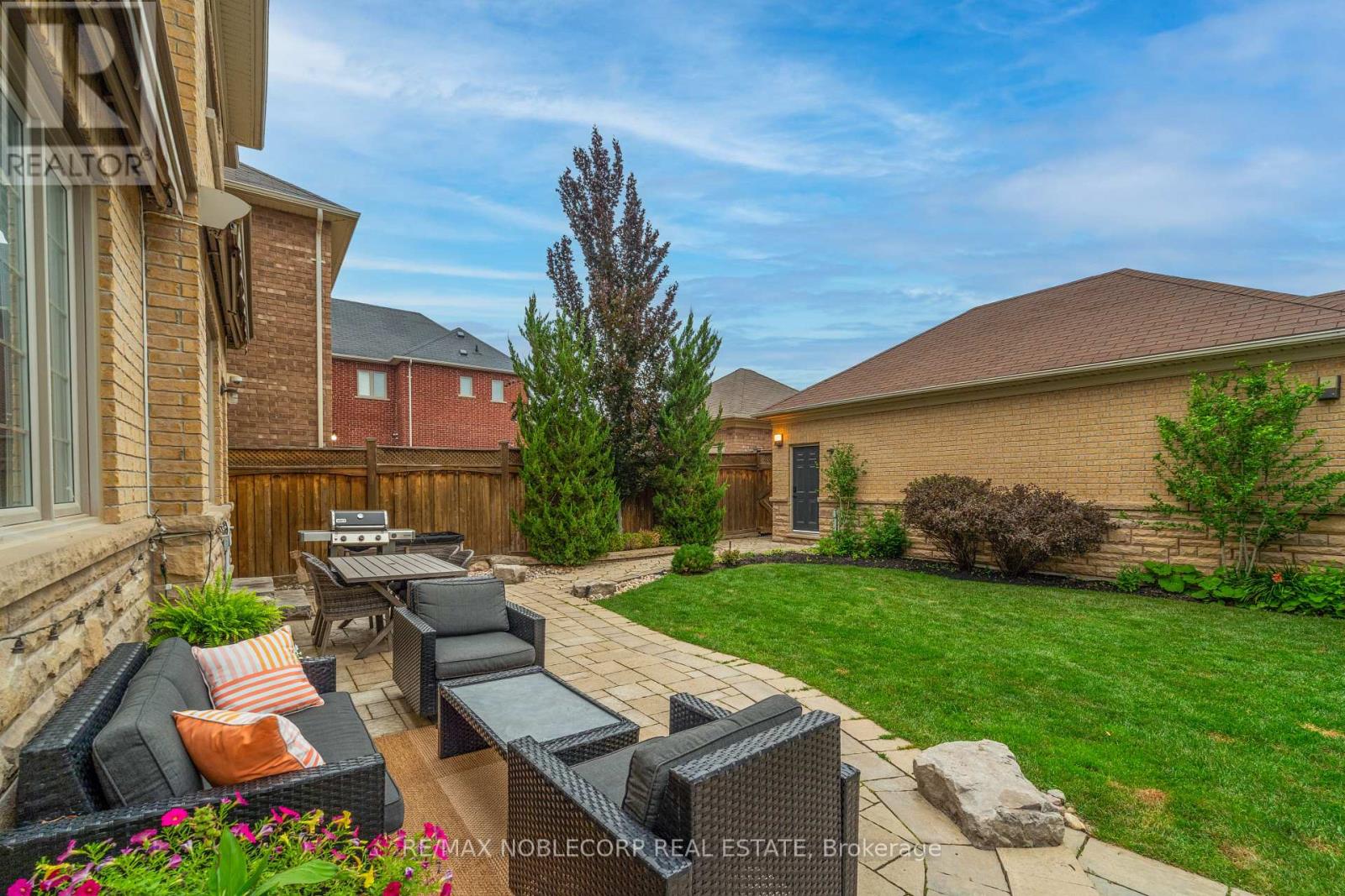 2 GLENGORDON CRESCENT - Image 34