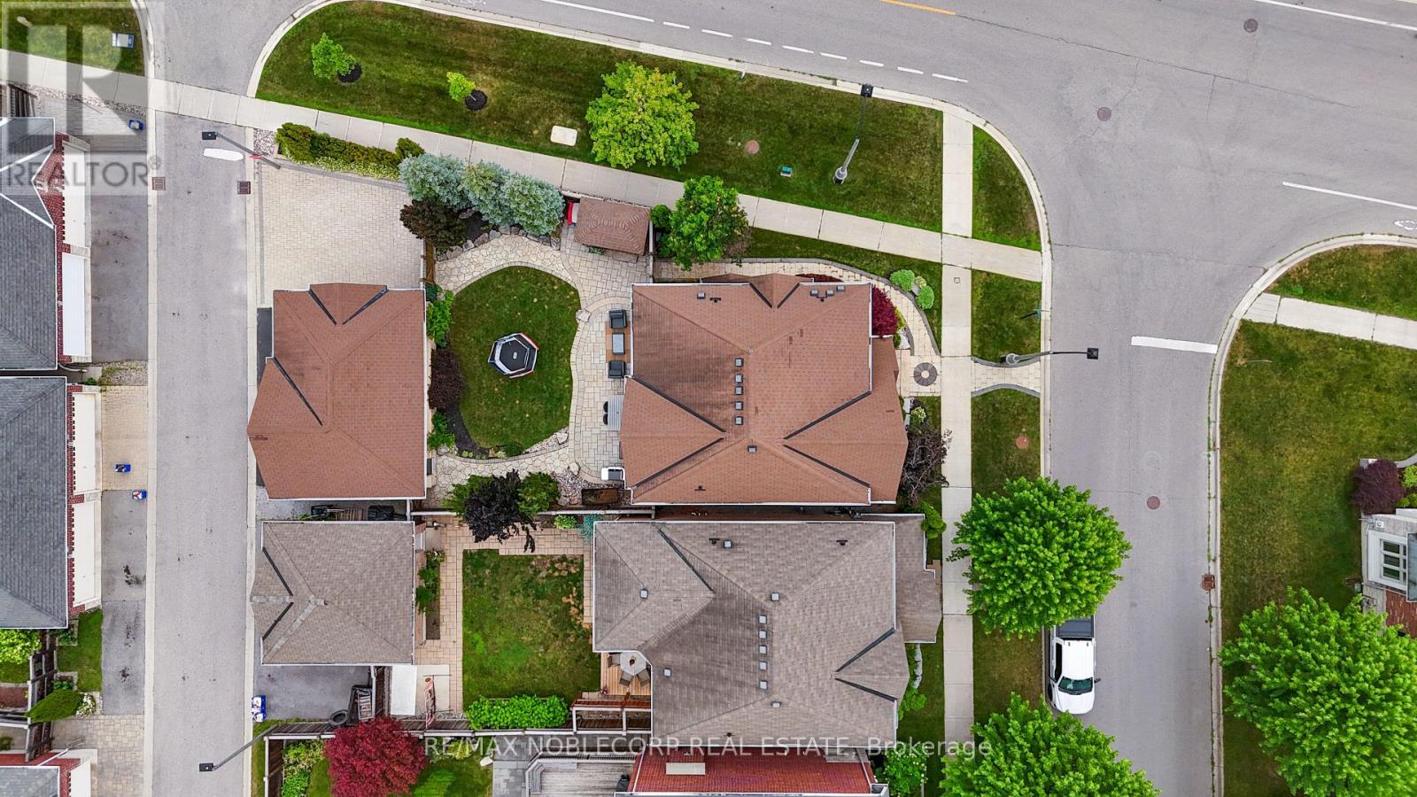 2 GLENGORDON CRESCENT - Image 38