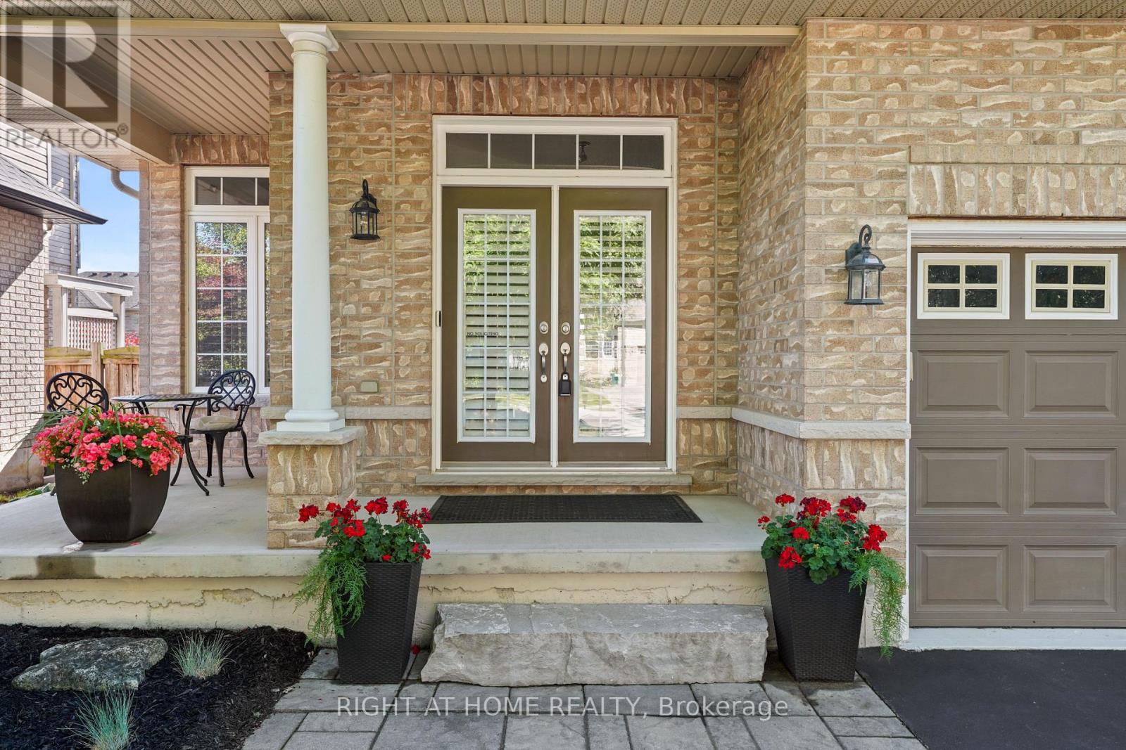87 NEWCOMBE ROAD N - 4