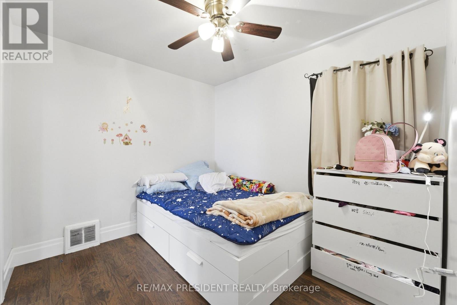 43 ADAIR AVENUE N - 13