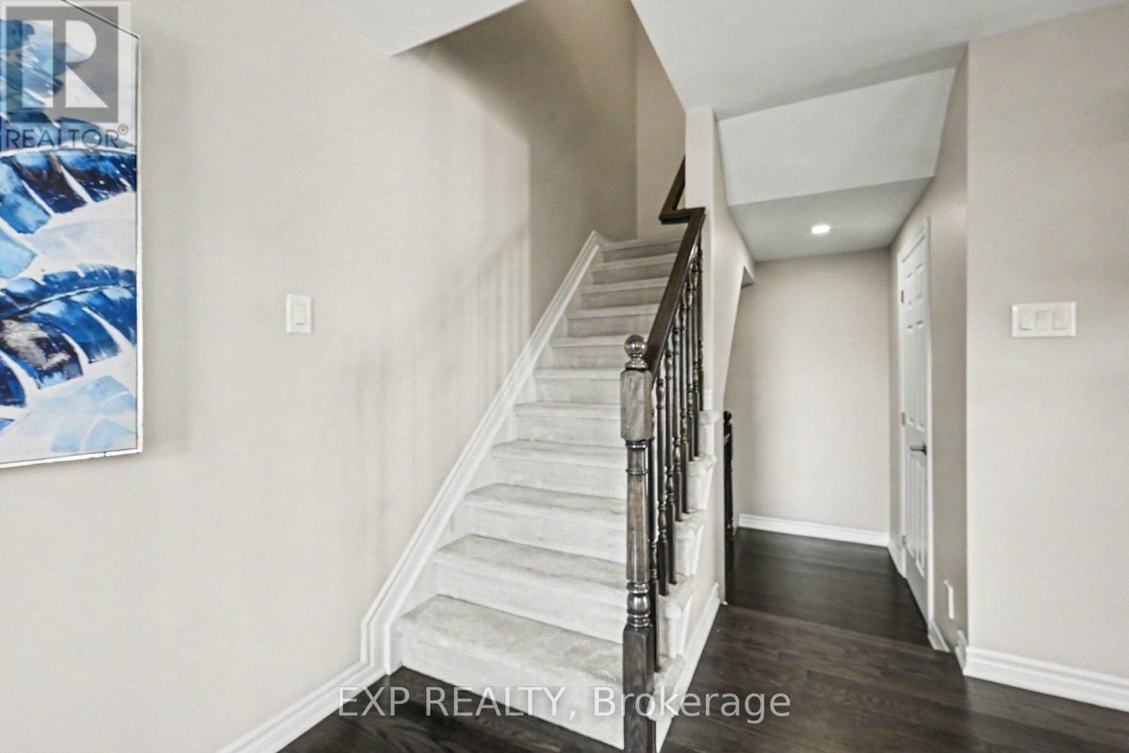 28 STREAMBANK STREET - 21