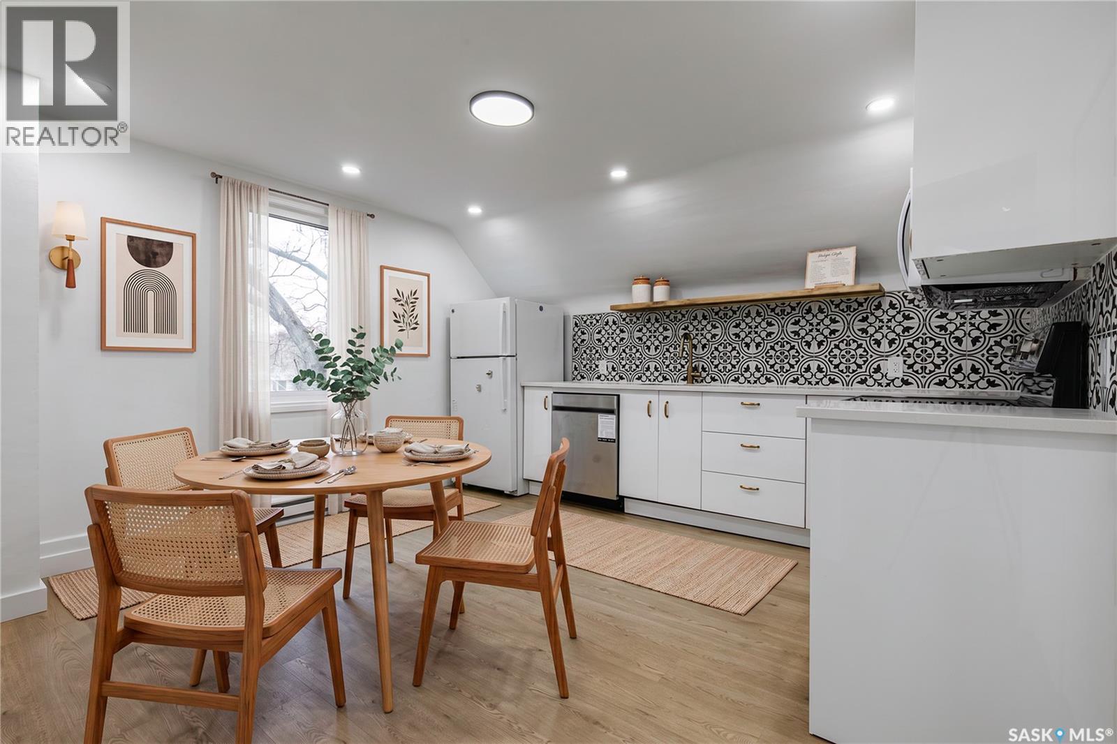 453 LILLOOET STREET W - 42