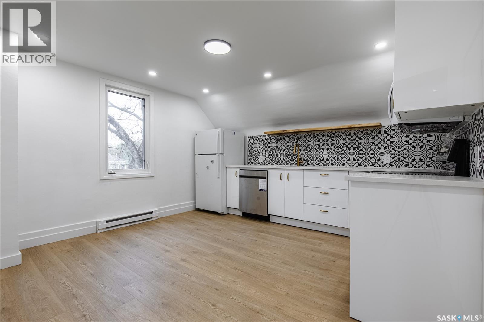 453 LILLOOET STREET W - 41