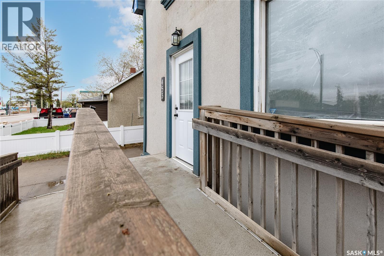 453 LILLOOET STREET W - 4