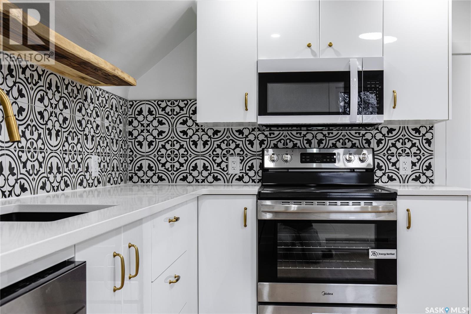 453 LILLOOET STREET W - 45