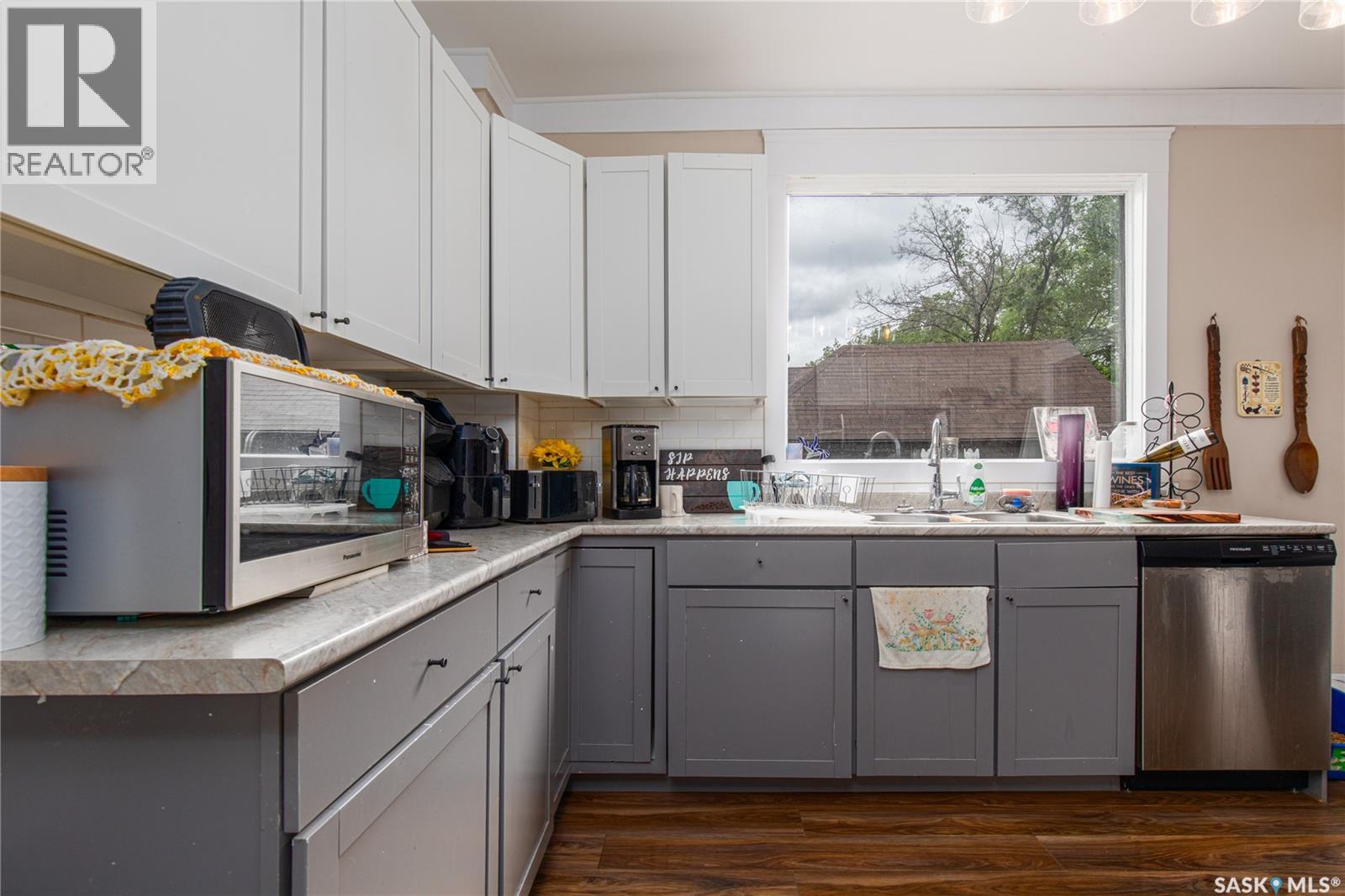 1059 Willow AVENUE - 11