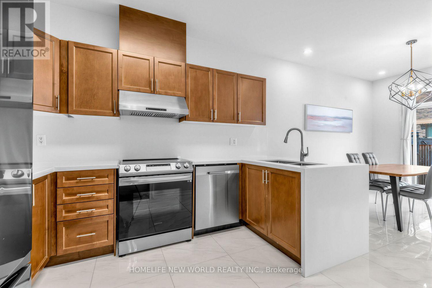26 LIVING CRESCENT - 16