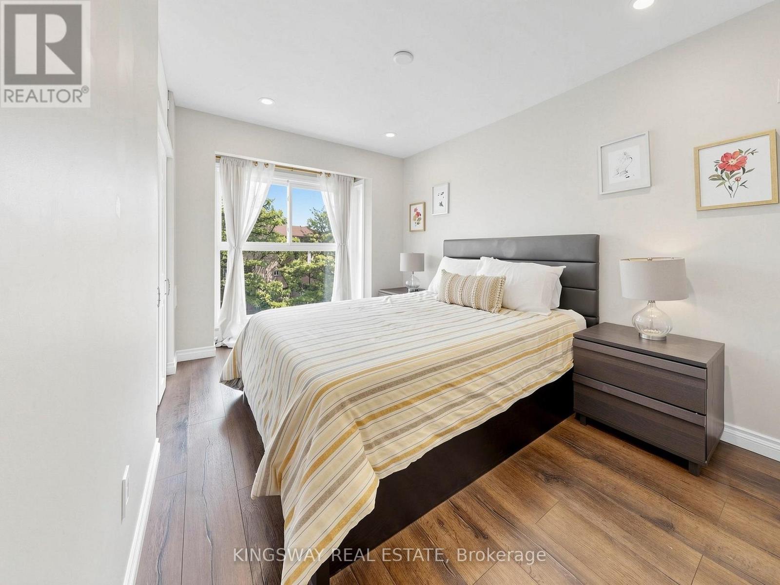 #5F 2866 BATTLEFORD ROAD - 22