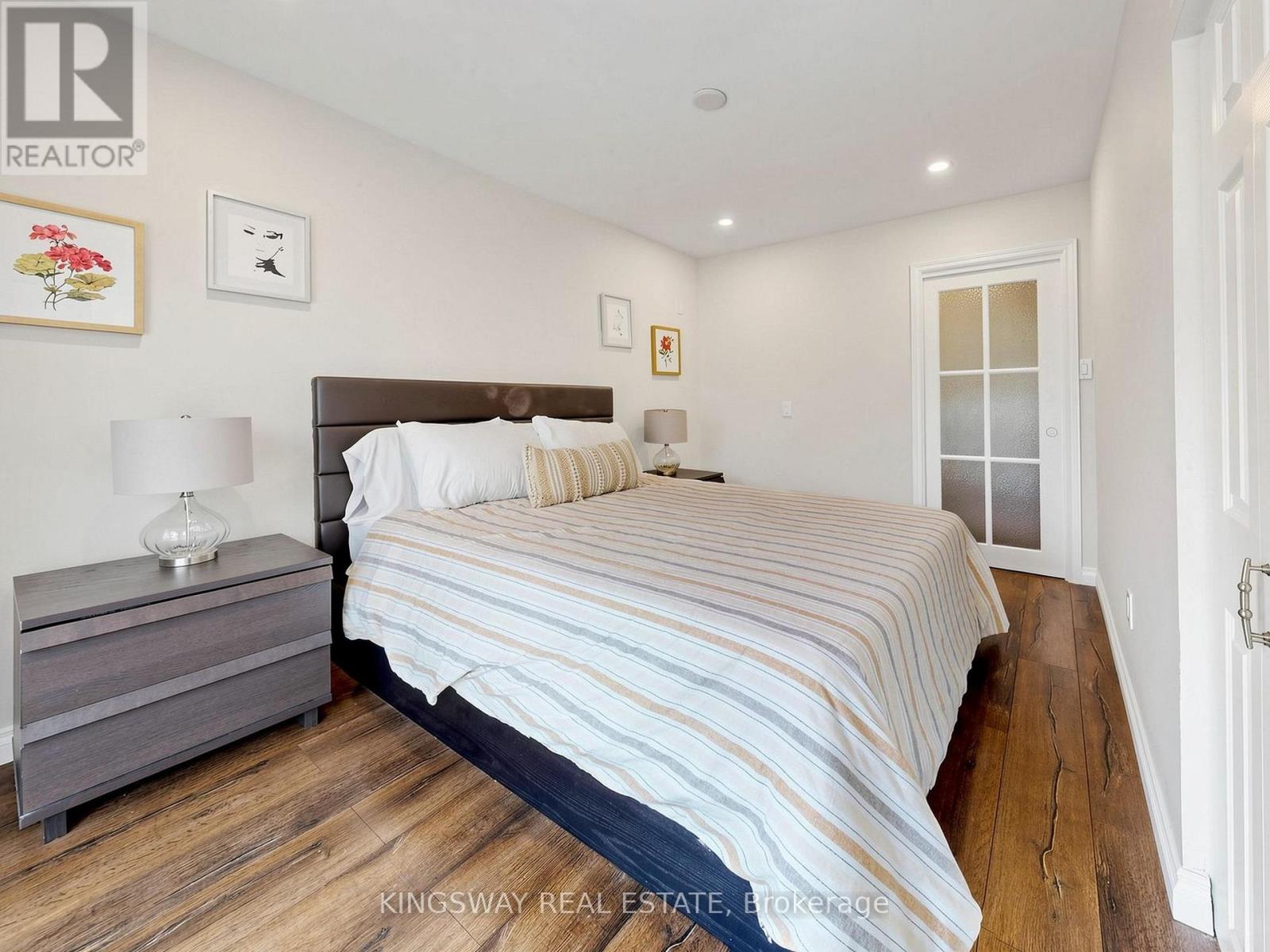 #5F 2866 BATTLEFORD ROAD - 23