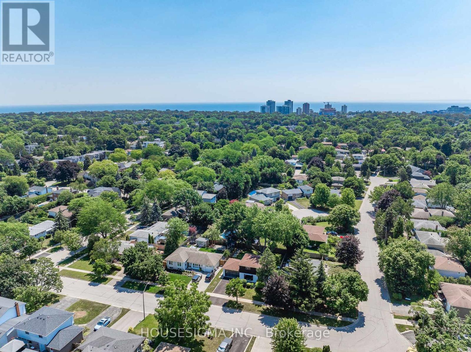 444 WITHNELL CRESCENT - 34