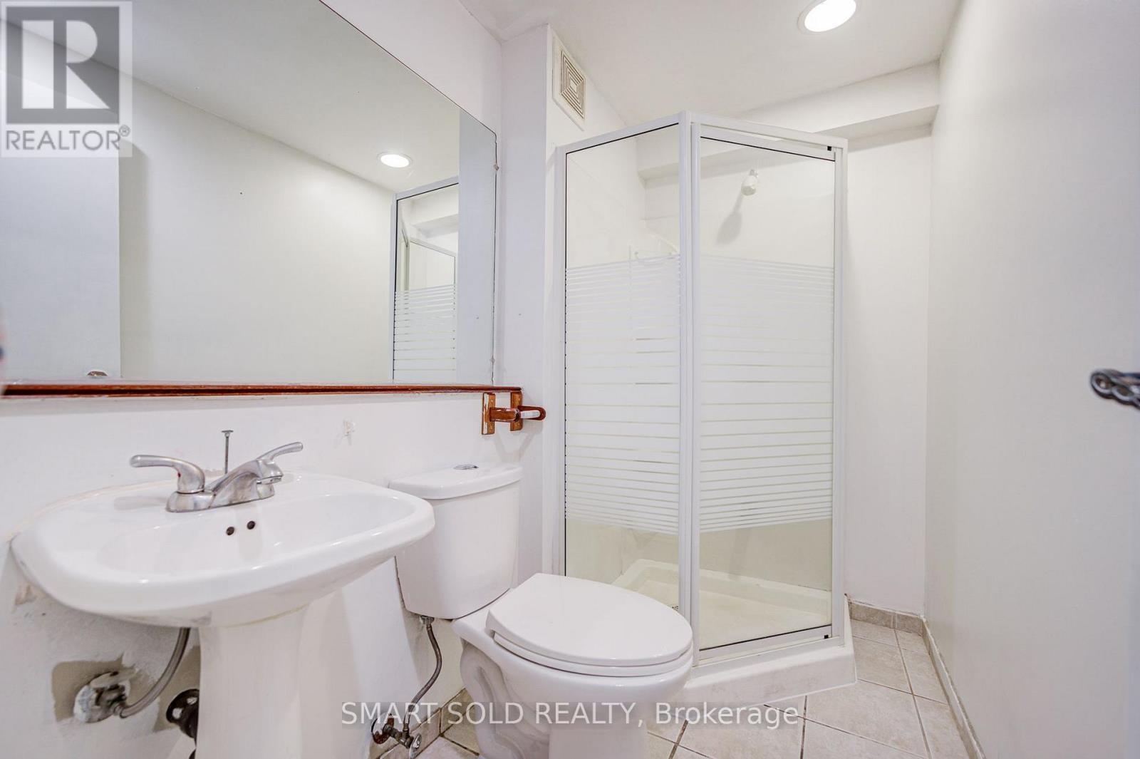 837 QUEENSBRIDGE DRIVE - 36