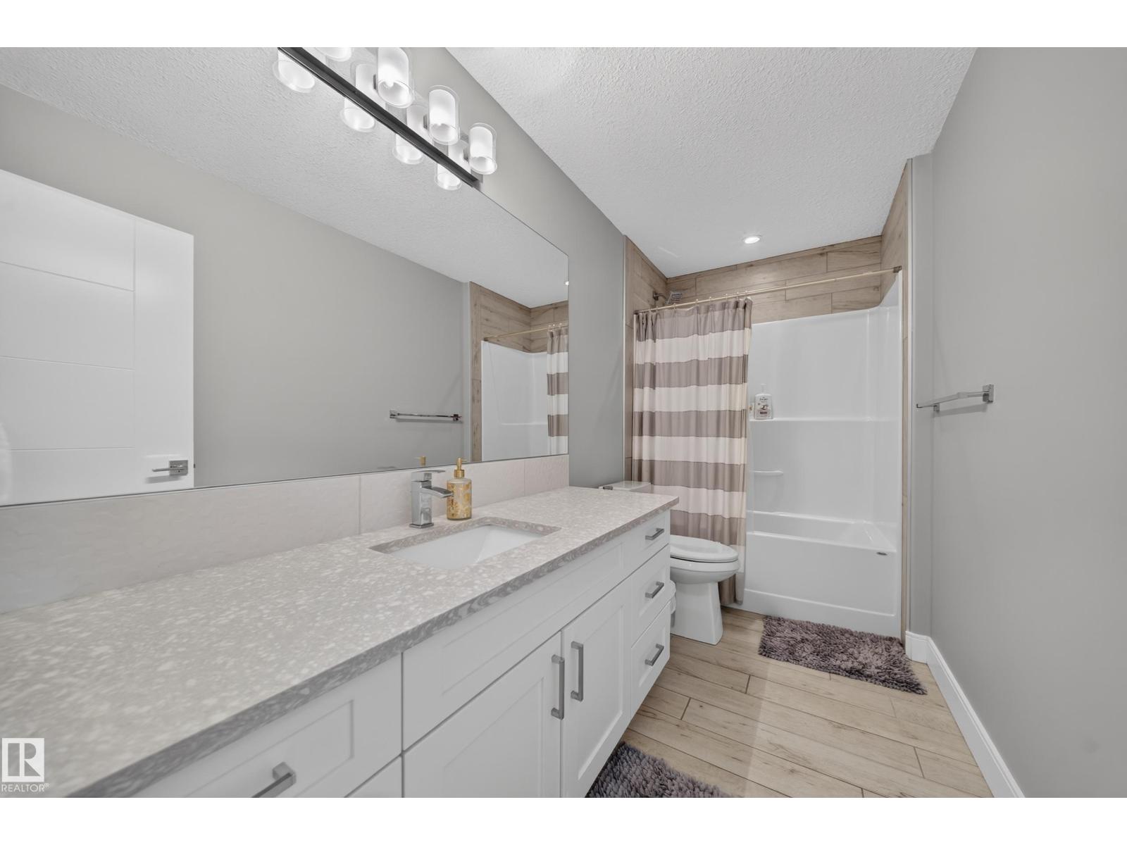 7640 179 AV NW - 47
