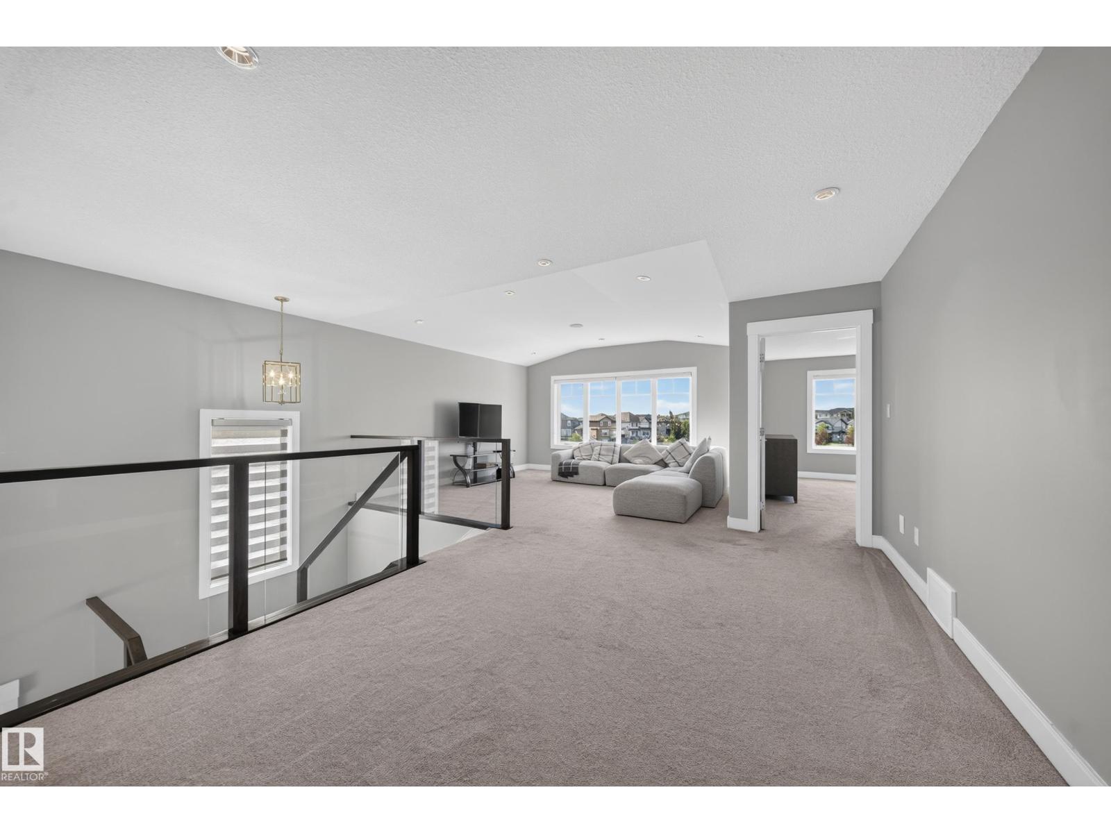 7640 179 AV NW - 53