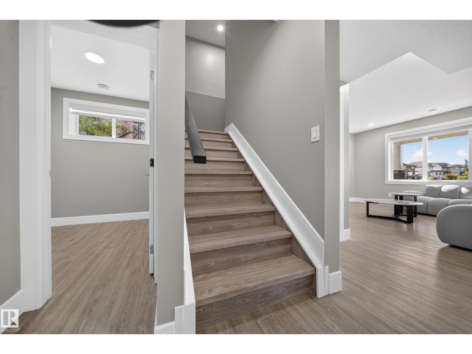 7640 179 AV NW - 54