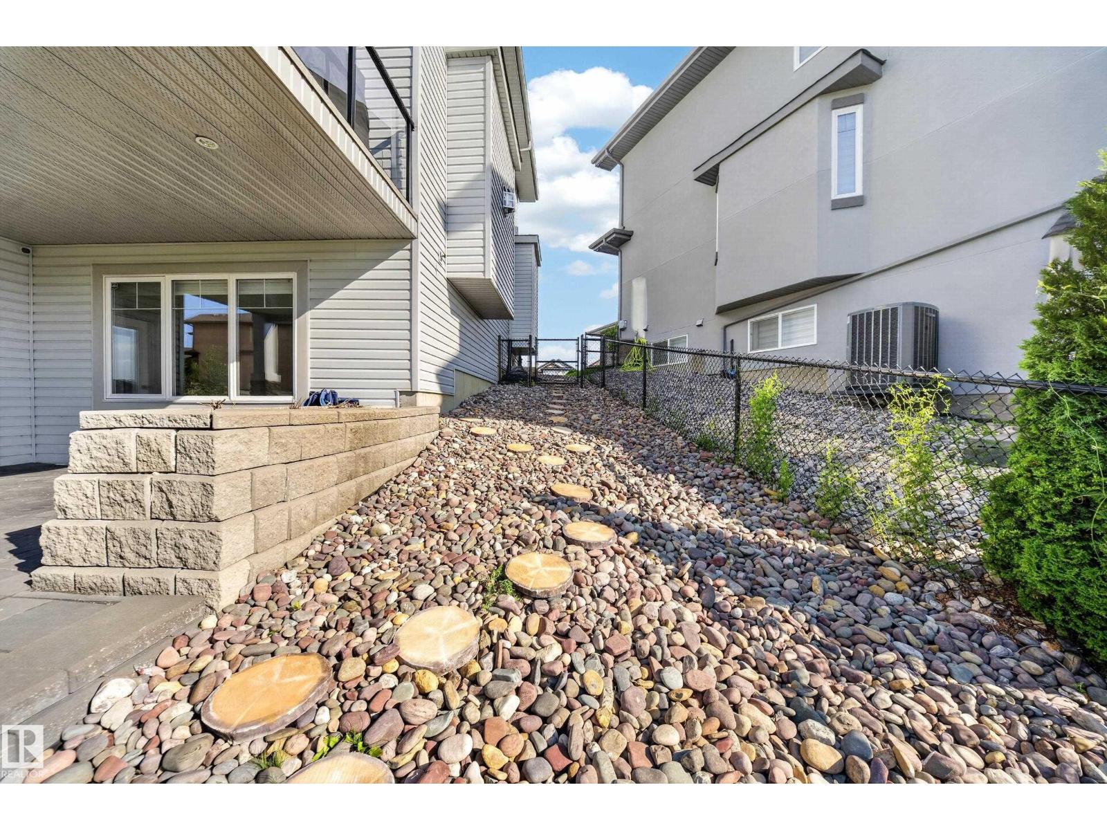 7640 179 AV NW - 69