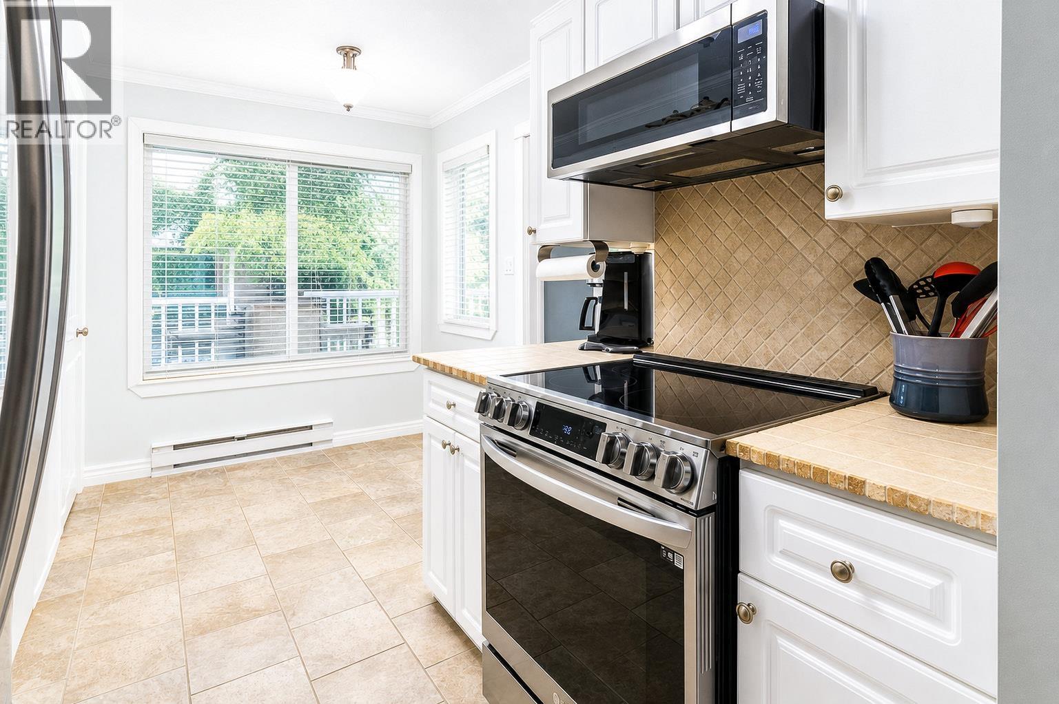 301 3088 FLINT STREET, Port Coquitlam