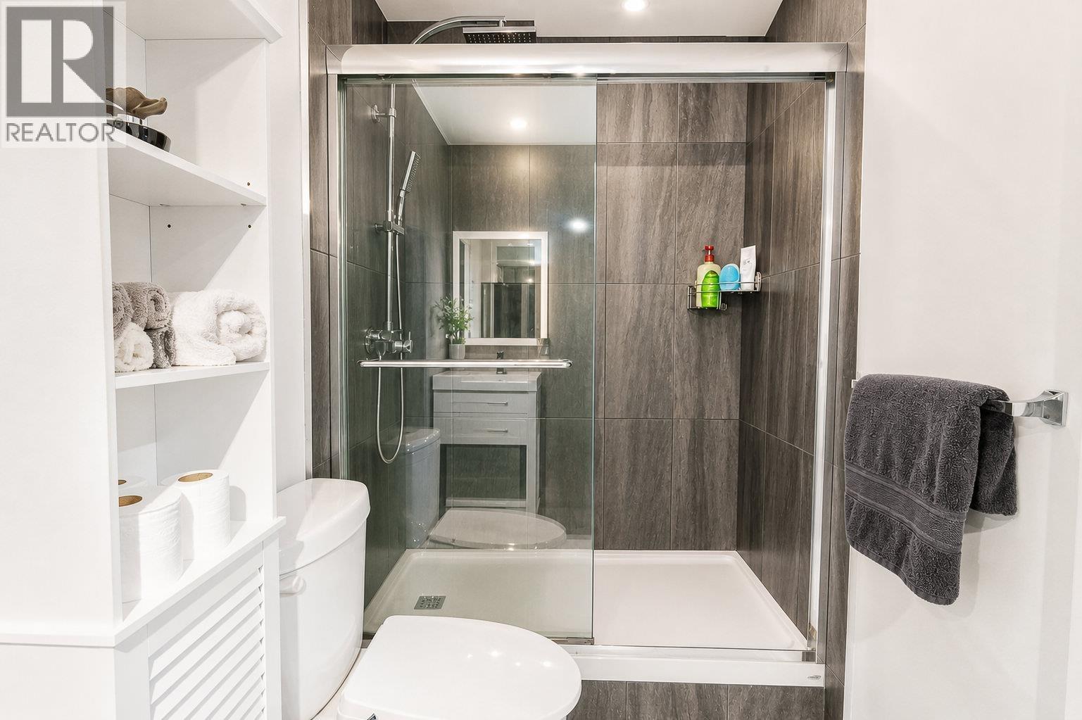 301 3088 FLINT STREET, Port Coquitlam