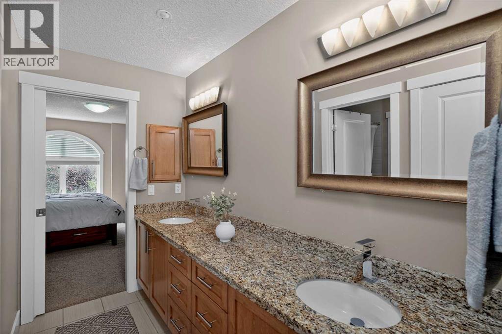 #1 523 34 Street NW - 20