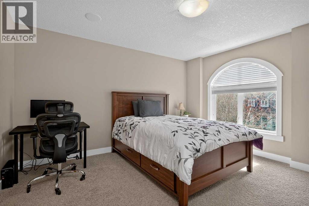#1 523 34 Street NW - 23