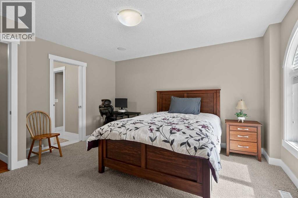 #1 523 34 Street NW - 24