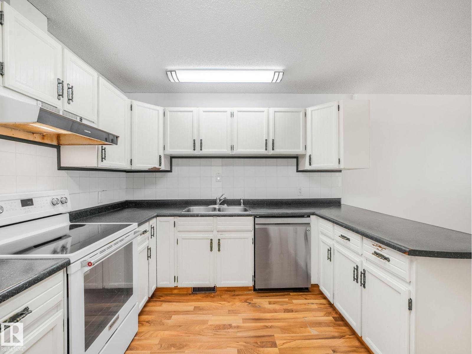 91 Amherst CR - 15