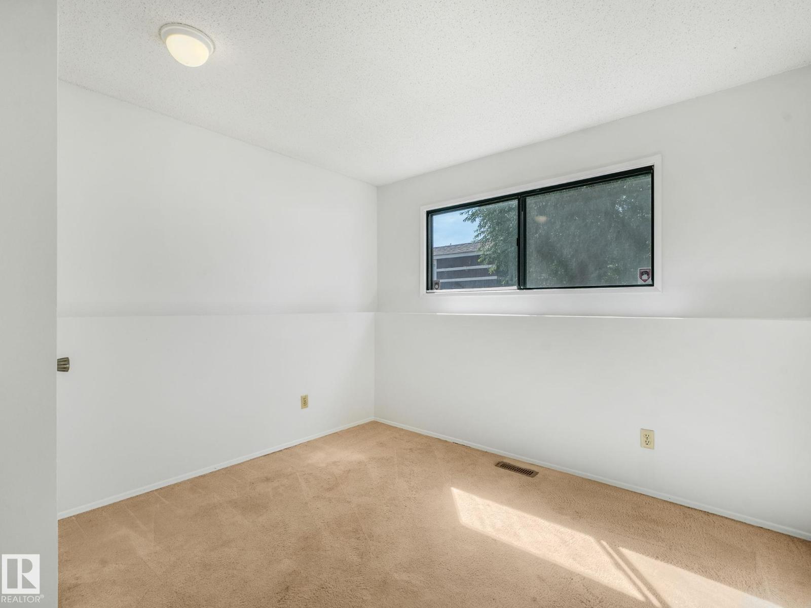 91 Amherst CR - 30