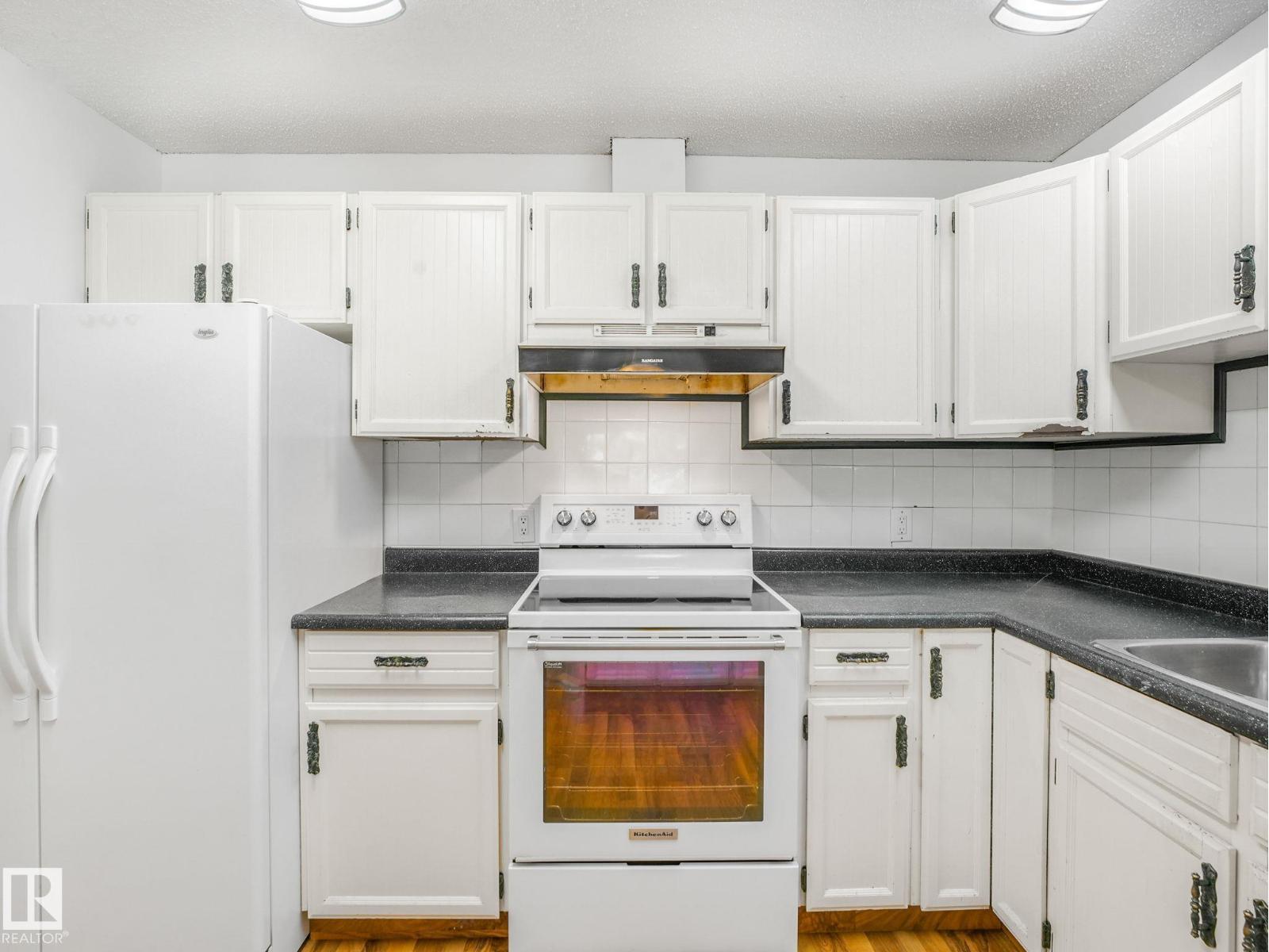 91 Amherst CR - 17