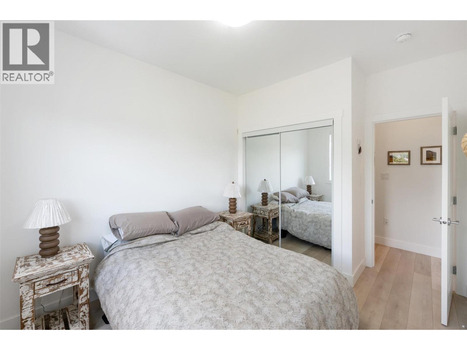#107 210 Scott Avenue - 36