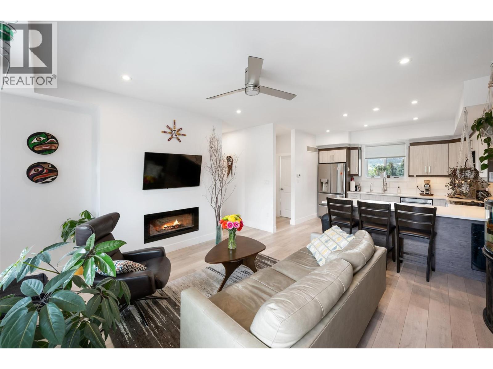 #107 210 Scott Avenue - 10