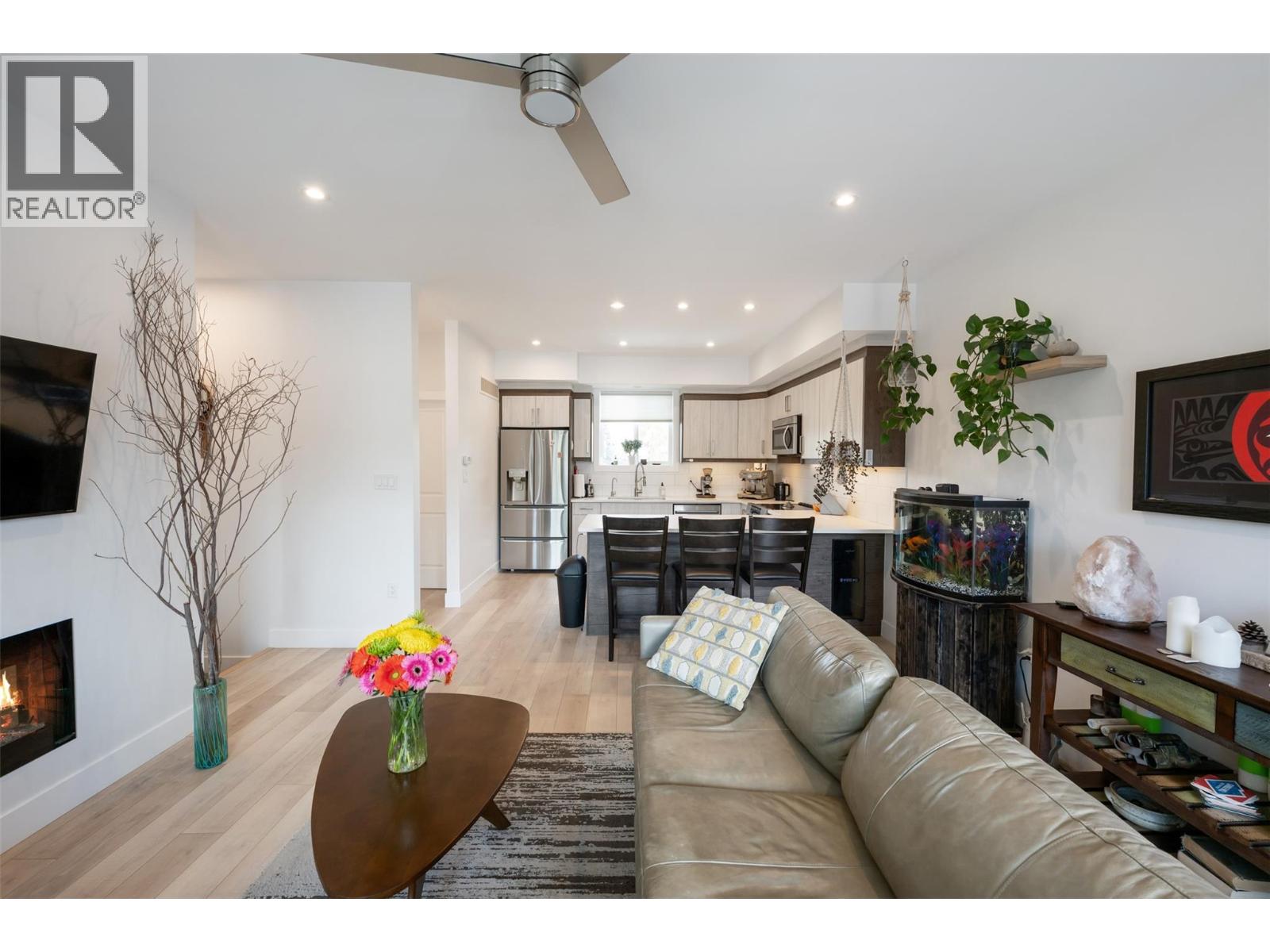#107 210 Scott Avenue - 12