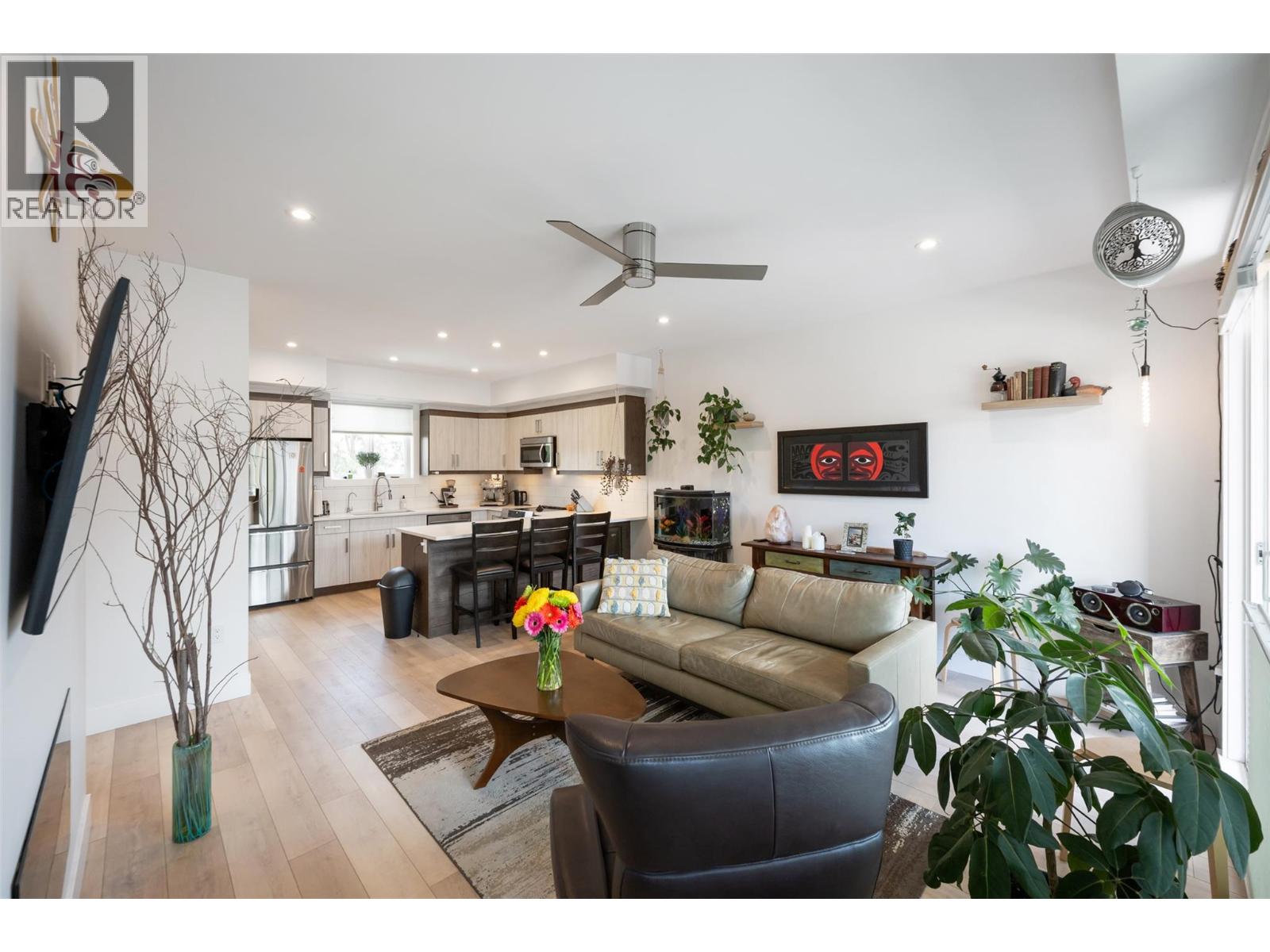 #107 210 Scott Avenue - 13