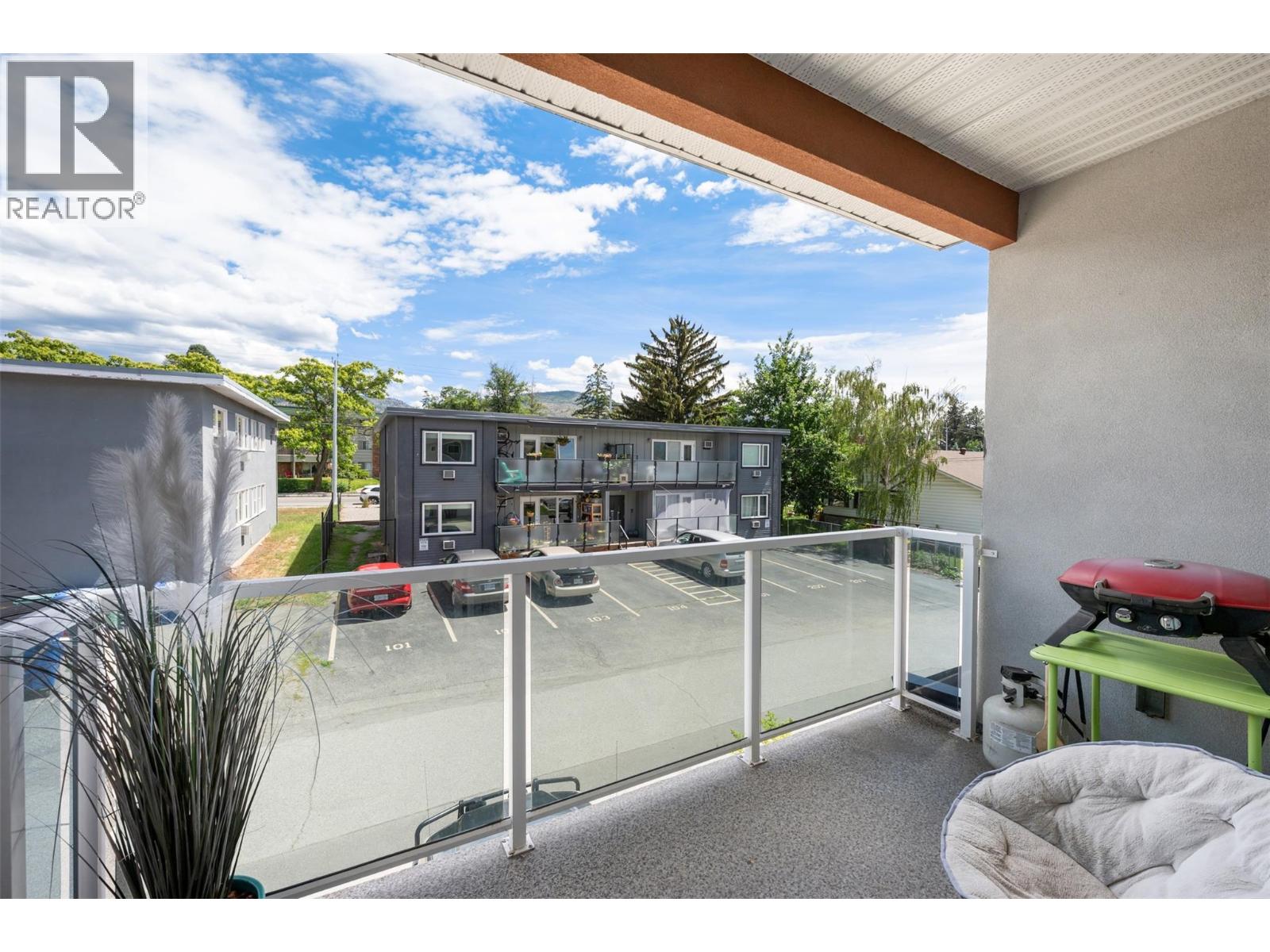 #107 210 Scott Avenue - 22