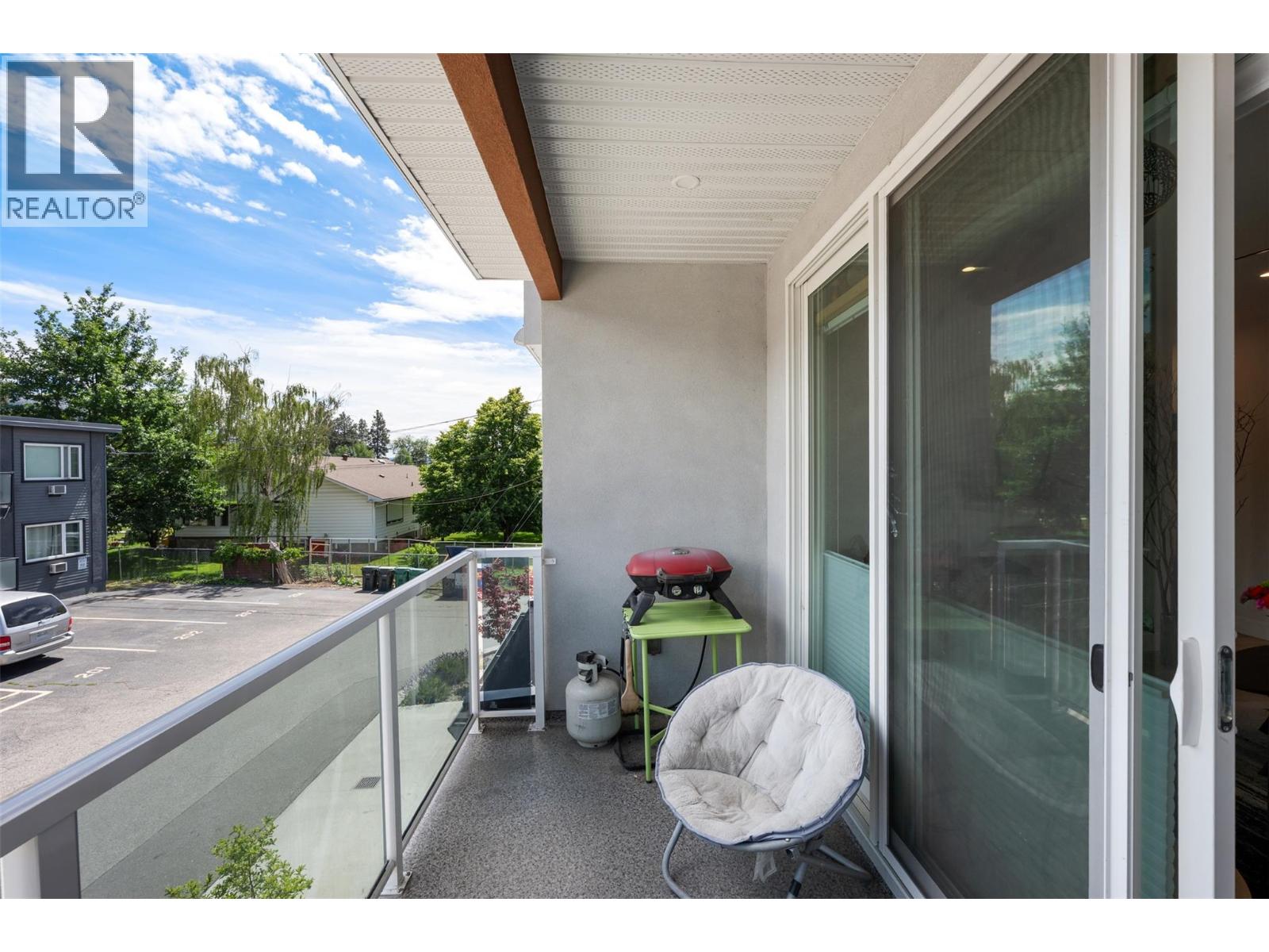 #107 210 Scott Avenue - 23